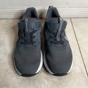 Nike Revolution Running Grey- size youth 2.5